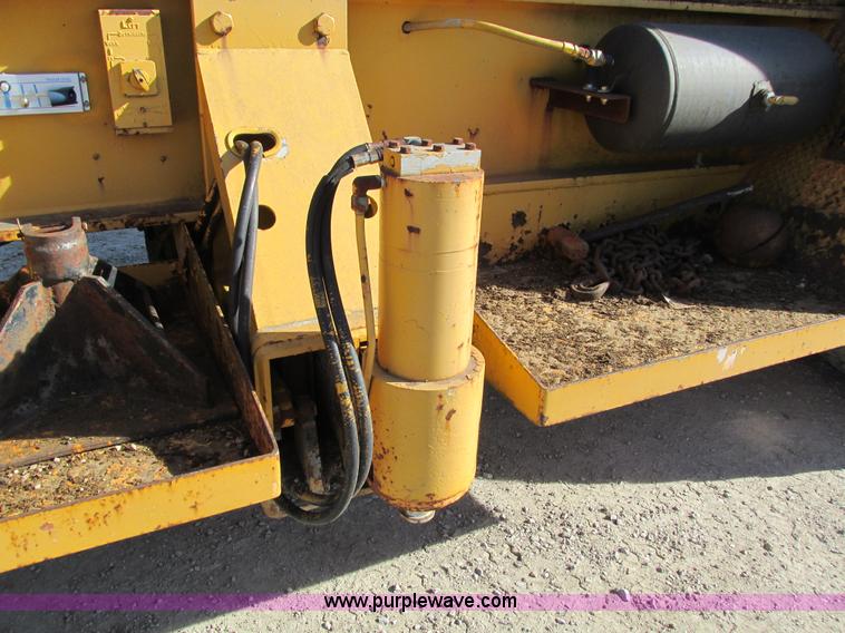 image for item I4105 1982 Little Giant LG4866 crane