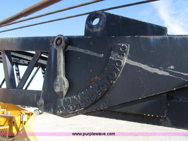 image for item I4105 1982 Little Giant LG4866 crane