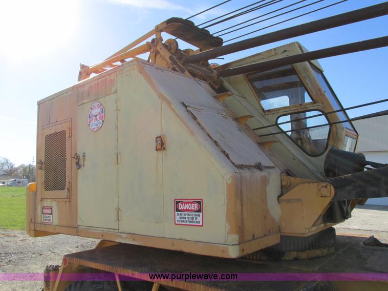 image for item I4105 1982 Little Giant LG4866 crane
