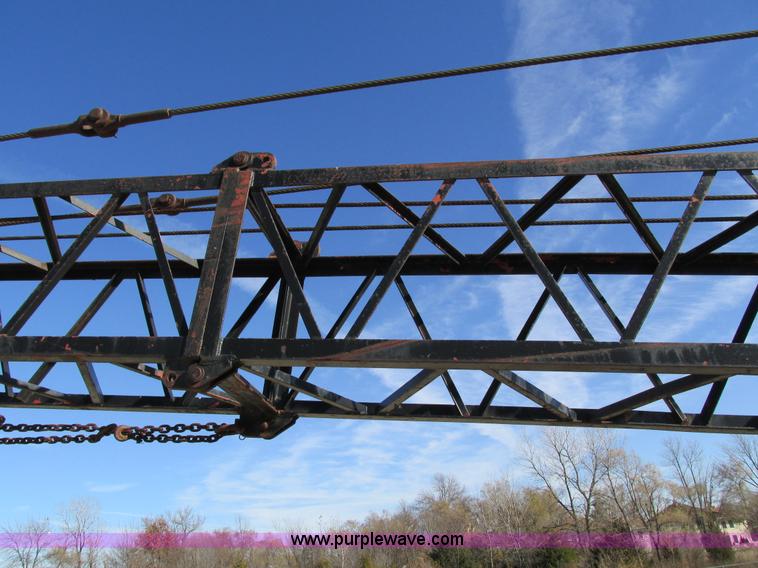 image for item I4105 1982 Little Giant LG4866 crane