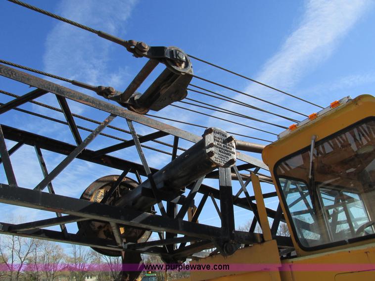 image for item I4105 1982 Little Giant LG4866 crane