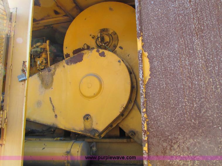 image for item I4105 1982 Little Giant LG4866 crane