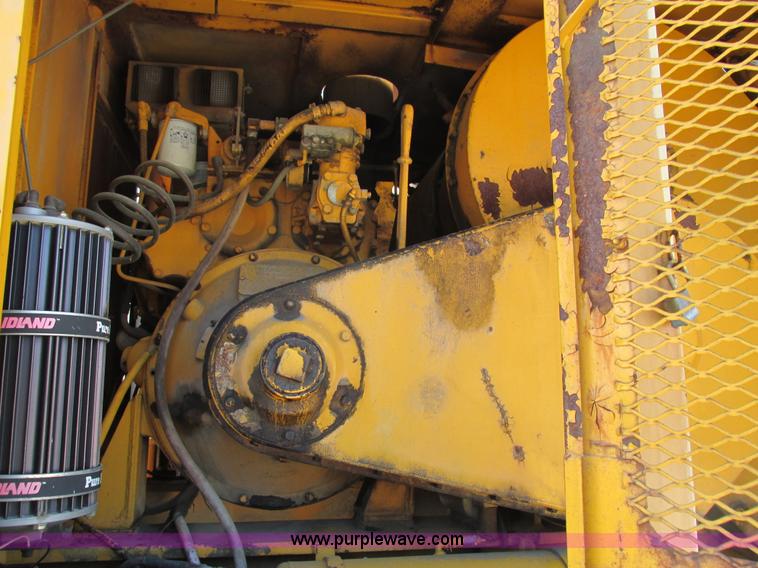 image for item I4105 1982 Little Giant LG4866 crane