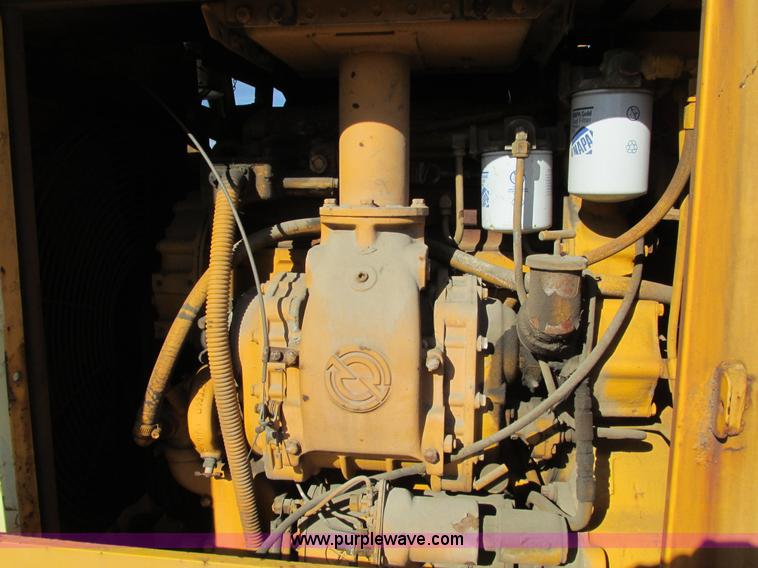 image for item I4105 1982 Little Giant LG4866 crane