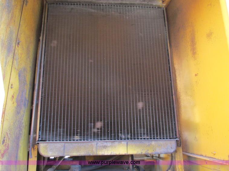 image for item I4105 1982 Little Giant LG4866 crane