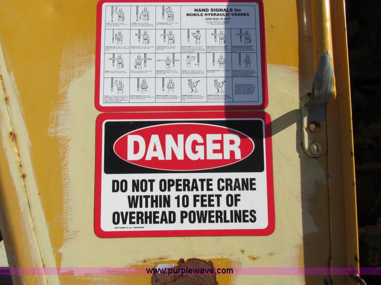 image for item I4105 1982 Little Giant LG4866 crane