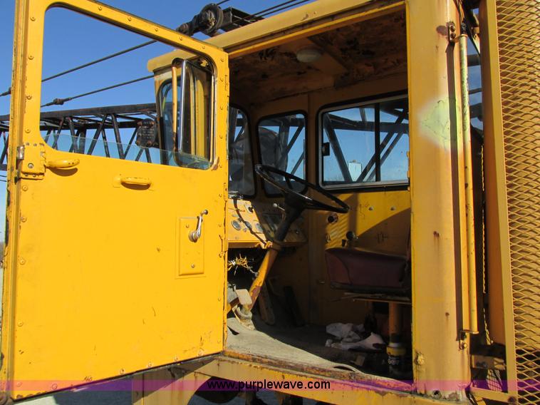 image for item I4105 1982 Little Giant LG4866 crane