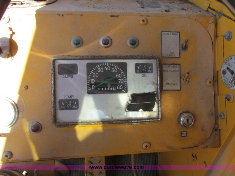 image for item I4105 1982 Little Giant LG4866 crane