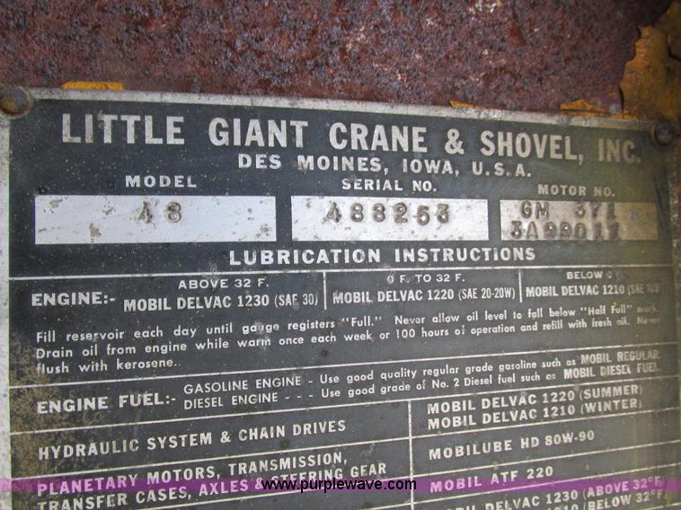 image for item I4105 1982 Little Giant LG4866 crane
