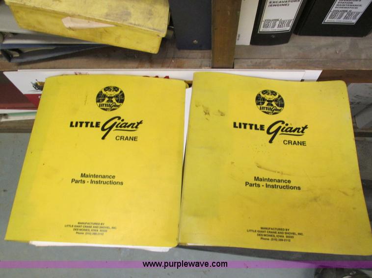 image for item I4105 1982 Little Giant LG4866 crane