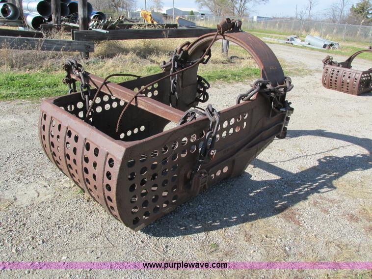image for item I4107 Hendrix drag line bucket