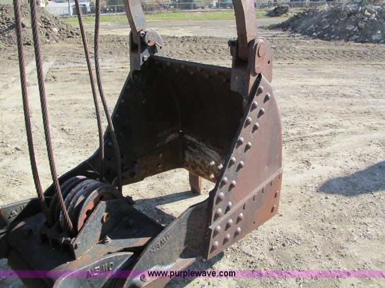 image for item I4109 Owen clam shell bucket