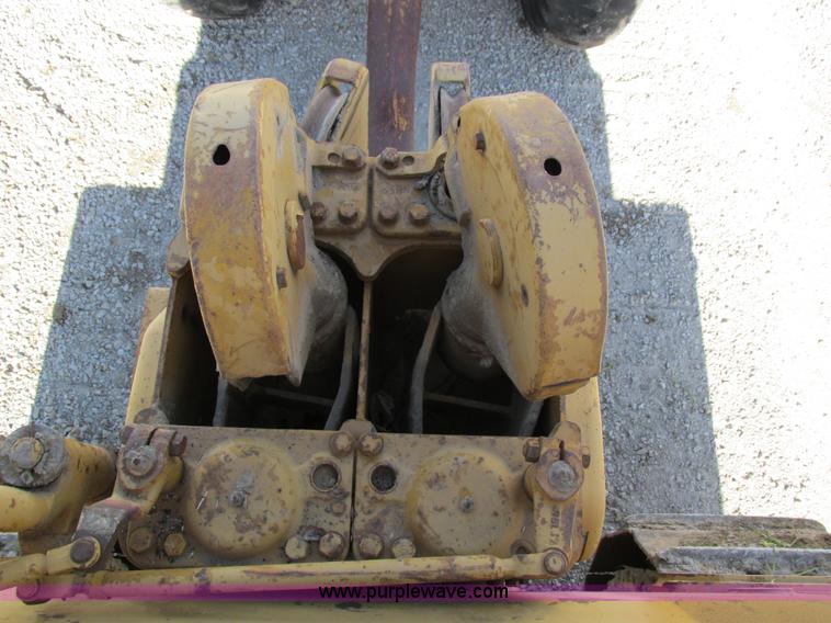 image for item I4111 Caterpillar 25 winch