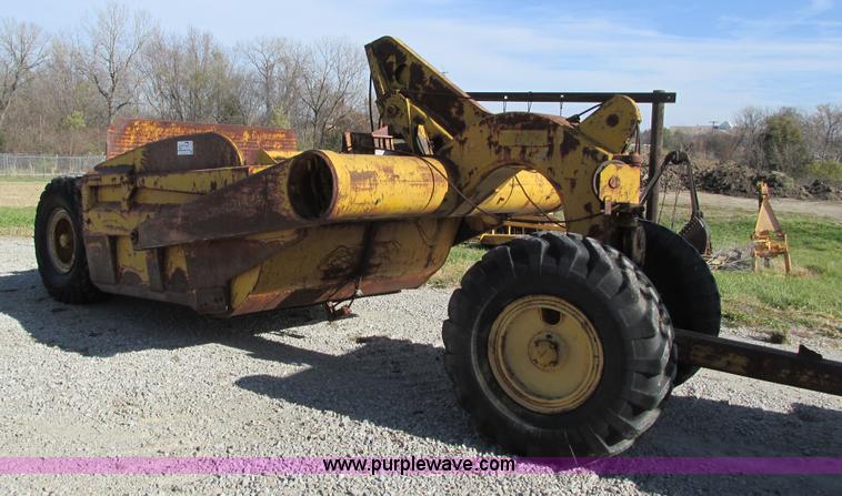 image for item I4112 Caterpillar 60 pull scraper