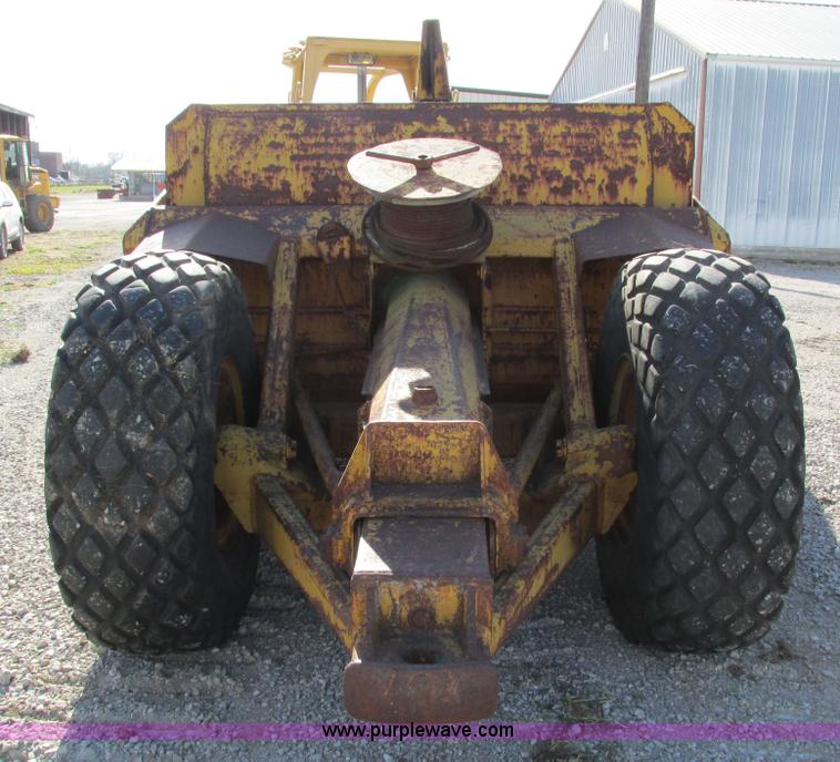 image for item I4112 Caterpillar 60 pull scraper