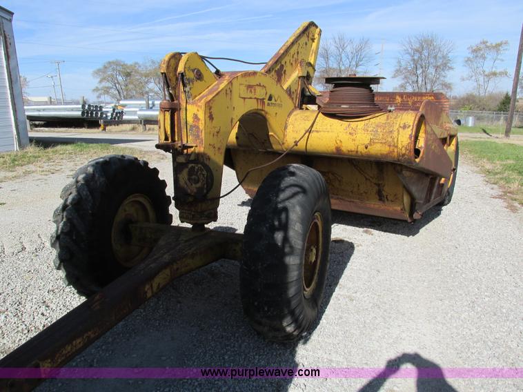 image for item I4112 Caterpillar 60 pull scraper