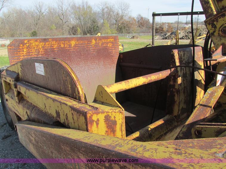 image for item I4112 Caterpillar 60 pull scraper