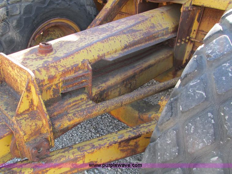 image for item I4112 Caterpillar 60 pull scraper