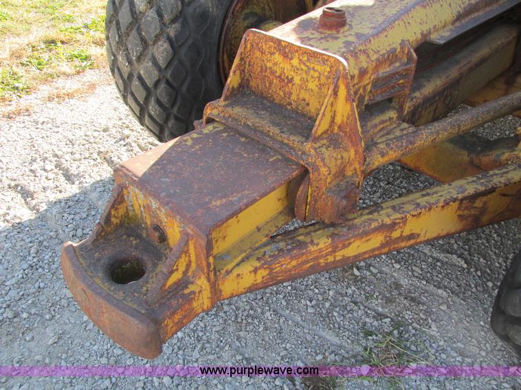 image for item I4112 Caterpillar 60 pull scraper
