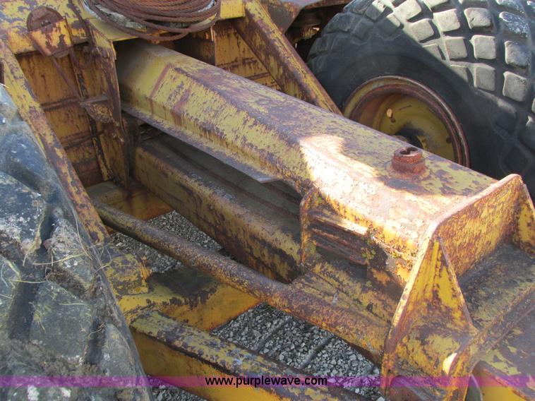 image for item I4112 Caterpillar 60 pull scraper