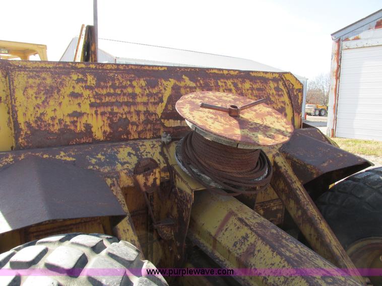 image for item I4112 Caterpillar 60 pull scraper