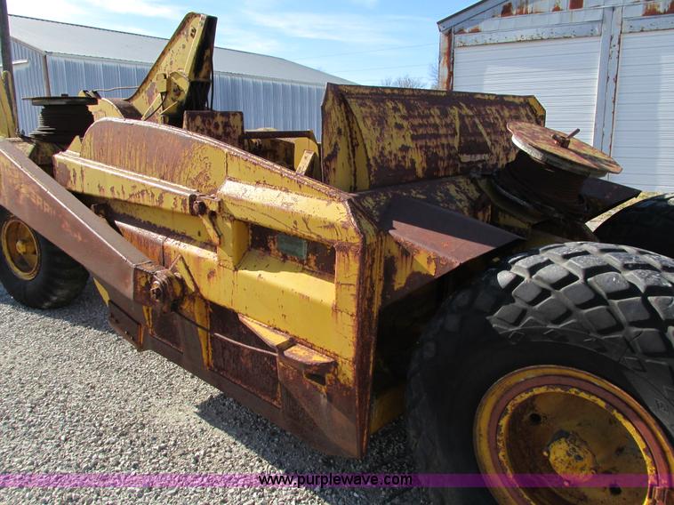 image for item I4112 Caterpillar 60 pull scraper