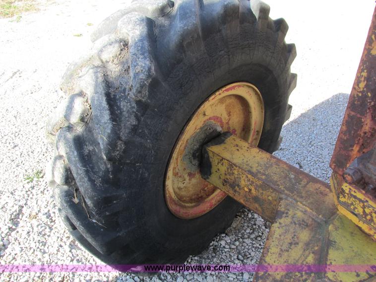 image for item I4112 Caterpillar 60 pull scraper