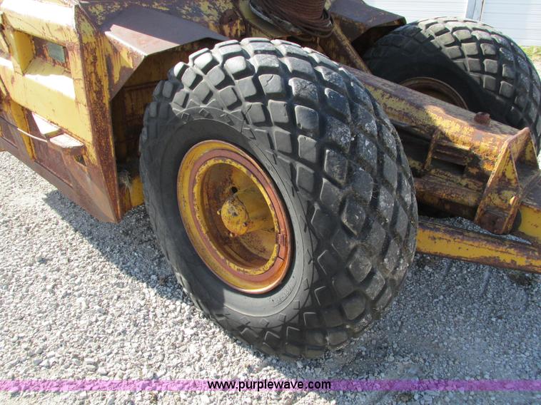 image for item I4112 Caterpillar 60 pull scraper