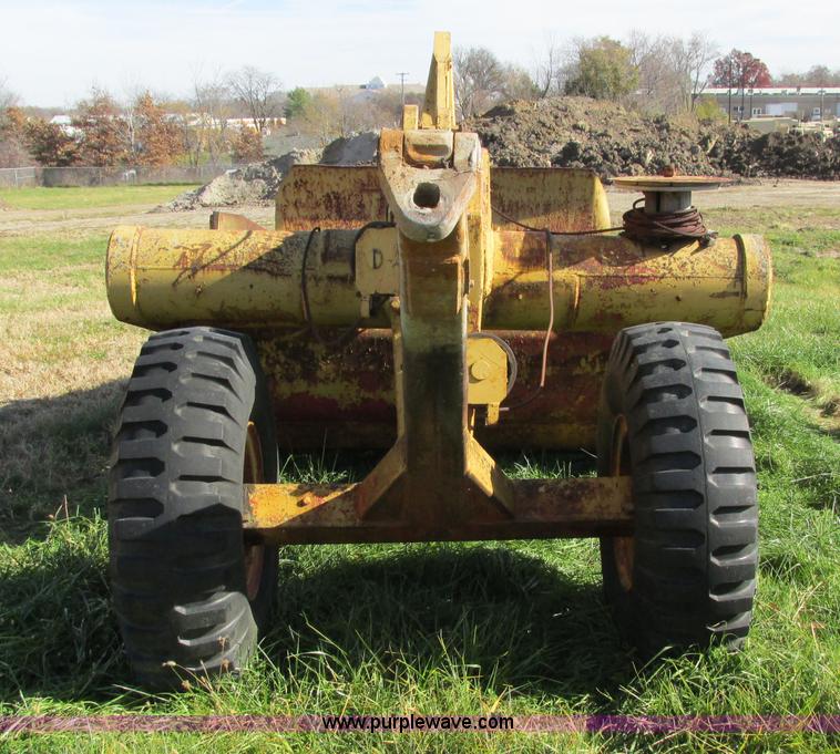 image for item I4113 Caterpillar 60 pull scraper