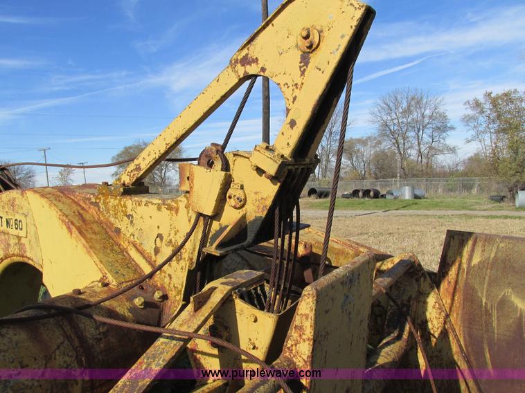 image for item I4113 Caterpillar 60 pull scraper