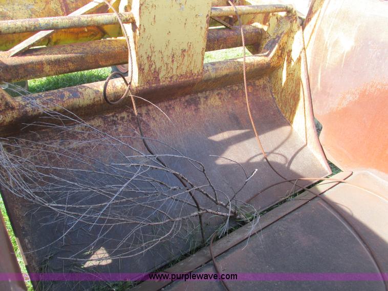 image for item I4113 Caterpillar 60 pull scraper