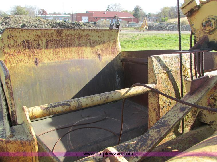 image for item I4113 Caterpillar 60 pull scraper