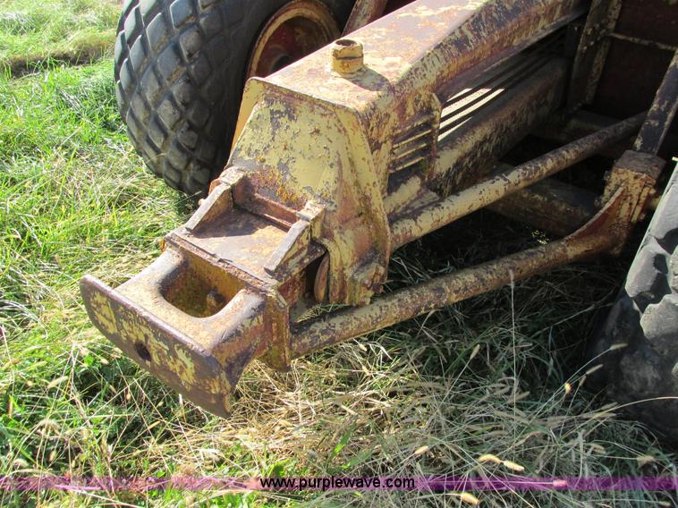 image for item I4113 Caterpillar 60 pull scraper