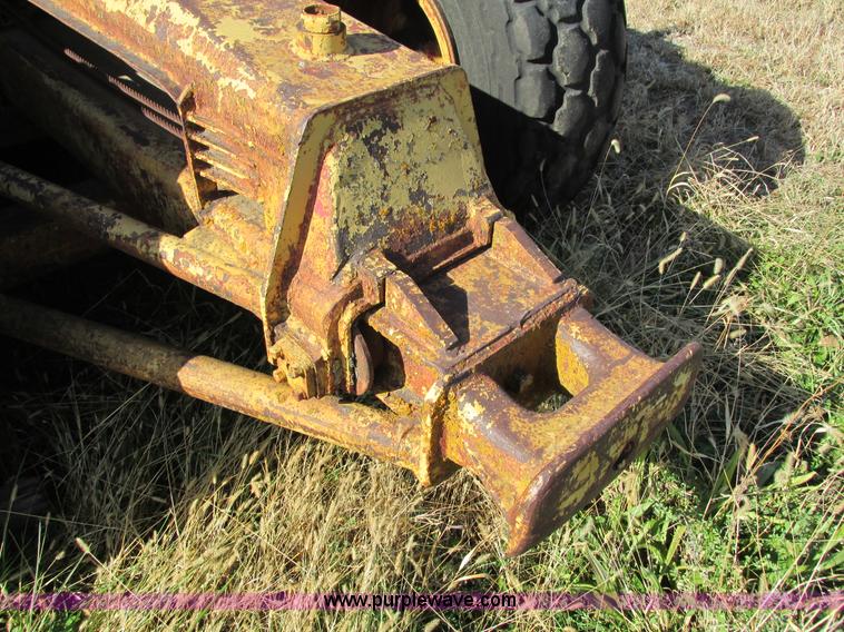 image for item I4113 Caterpillar 60 pull scraper