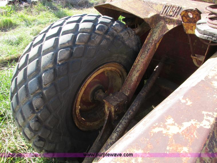 image for item I4113 Caterpillar 60 pull scraper