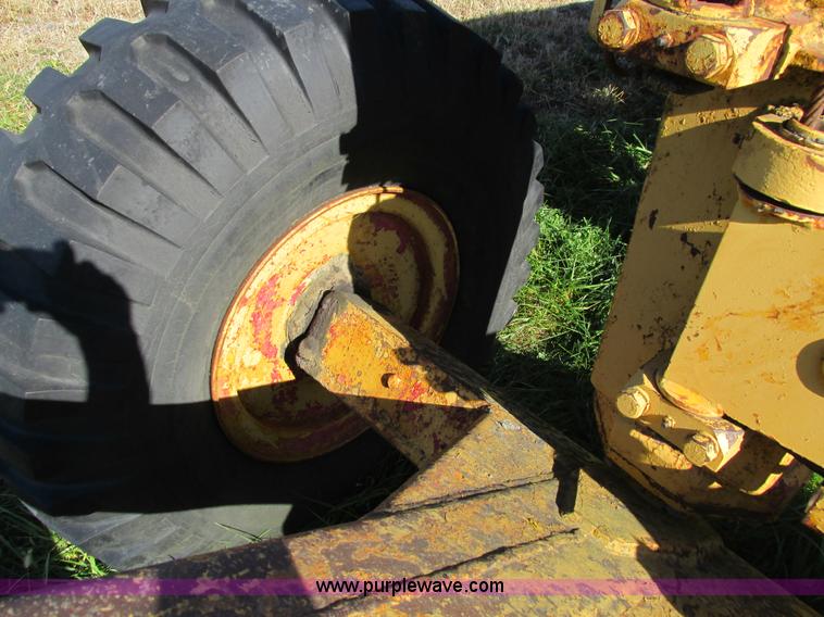 image for item I4113 Caterpillar 60 pull scraper