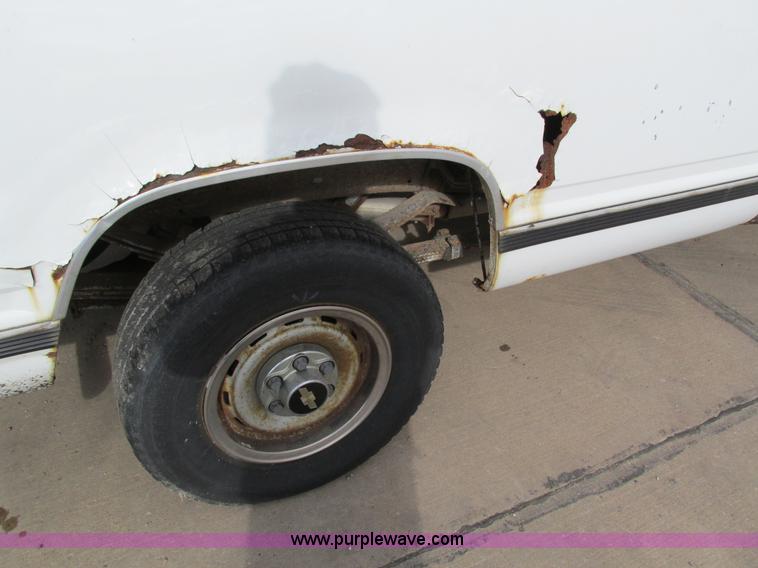 image for item I4115 1990 Chevrolet Silverado 1500 pickup truck