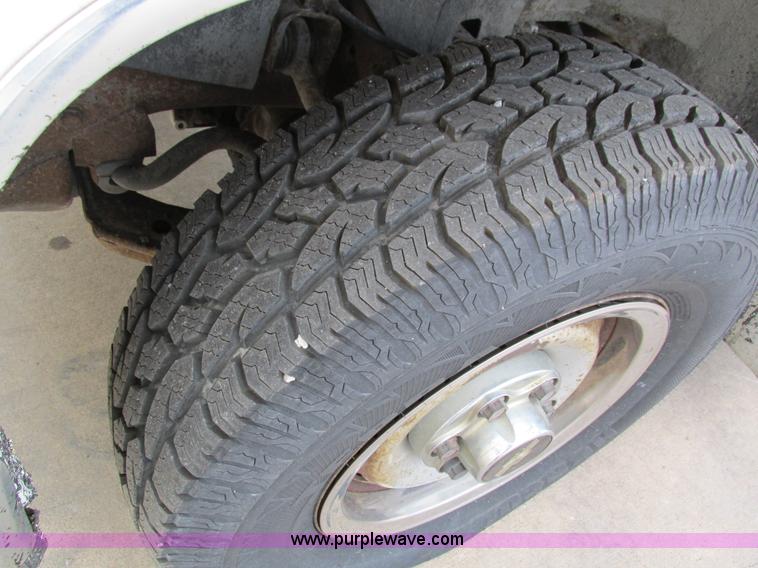 image for item I4115 1990 Chevrolet Silverado 1500 pickup truck