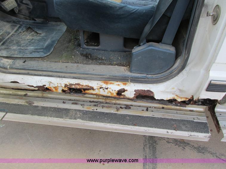 image for item I4115 1990 Chevrolet Silverado 1500 pickup truck