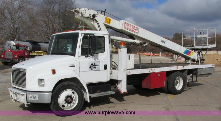 image for item I4119 1995 Freightliner FL70 bucket truck