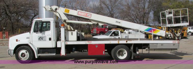 image for item I4119 1995 Freightliner FL70 bucket truck