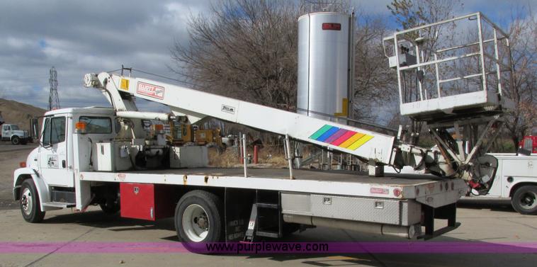 image for item I4119 1995 Freightliner FL70 bucket truck