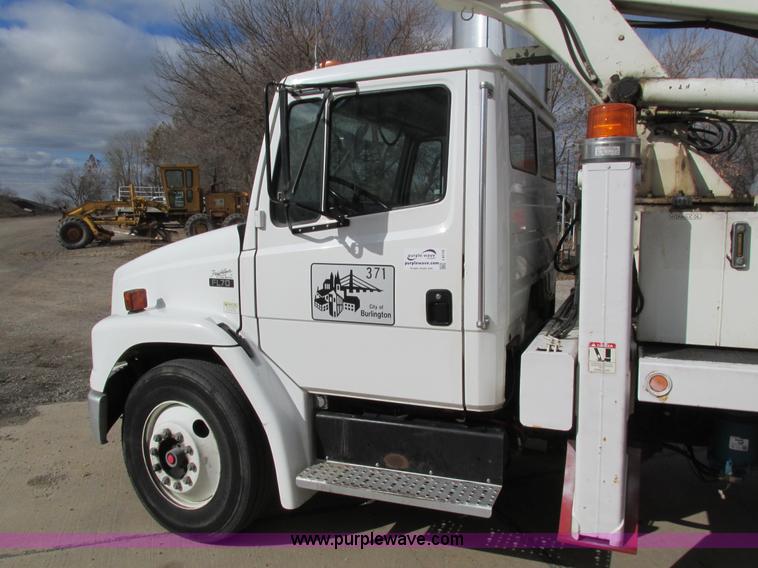 image for item I4119 1995 Freightliner FL70 bucket truck