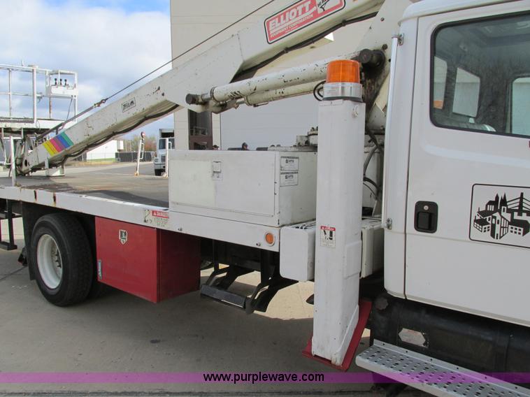 image for item I4119 1995 Freightliner FL70 bucket truck