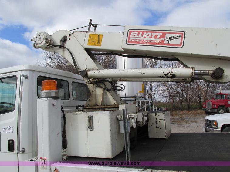 image for item I4119 1995 Freightliner FL70 bucket truck