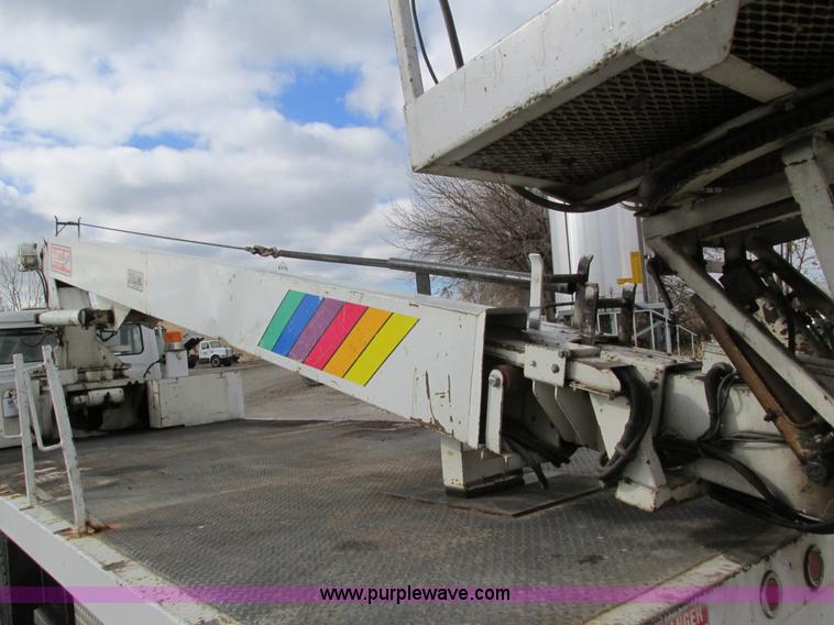 image for item I4119 1995 Freightliner FL70 bucket truck