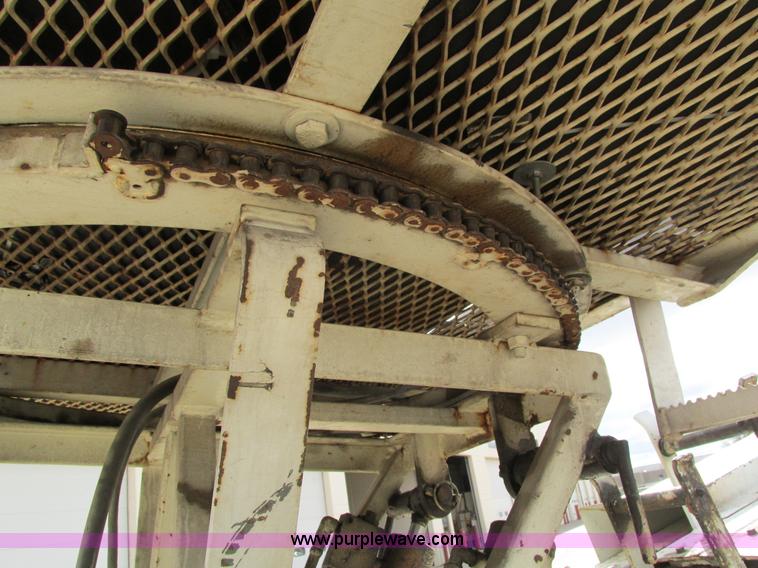 image for item I4119 1995 Freightliner FL70 bucket truck