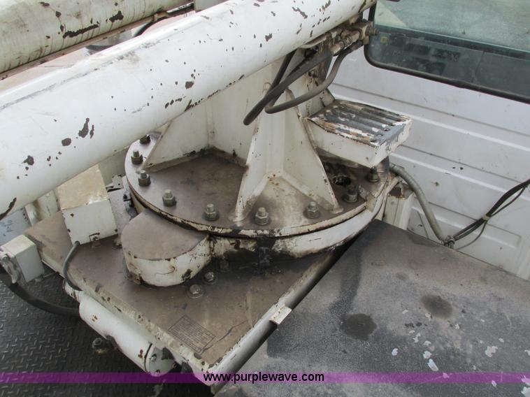 image for item I4119 1995 Freightliner FL70 bucket truck