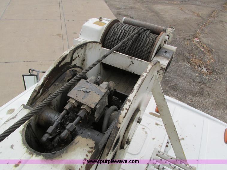 image for item I4119 1995 Freightliner FL70 bucket truck