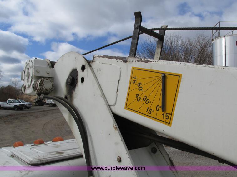 image for item I4119 1995 Freightliner FL70 bucket truck